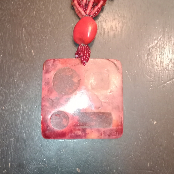 2XHP!! EUC Vintage Geometric Unique Beaded Red Statement Necklace! - Picture 3 of 6